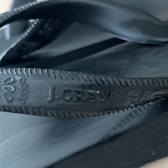 J. Crew Women’s Black Rubber Flip Flops Size 8 - Picture 3 of 7